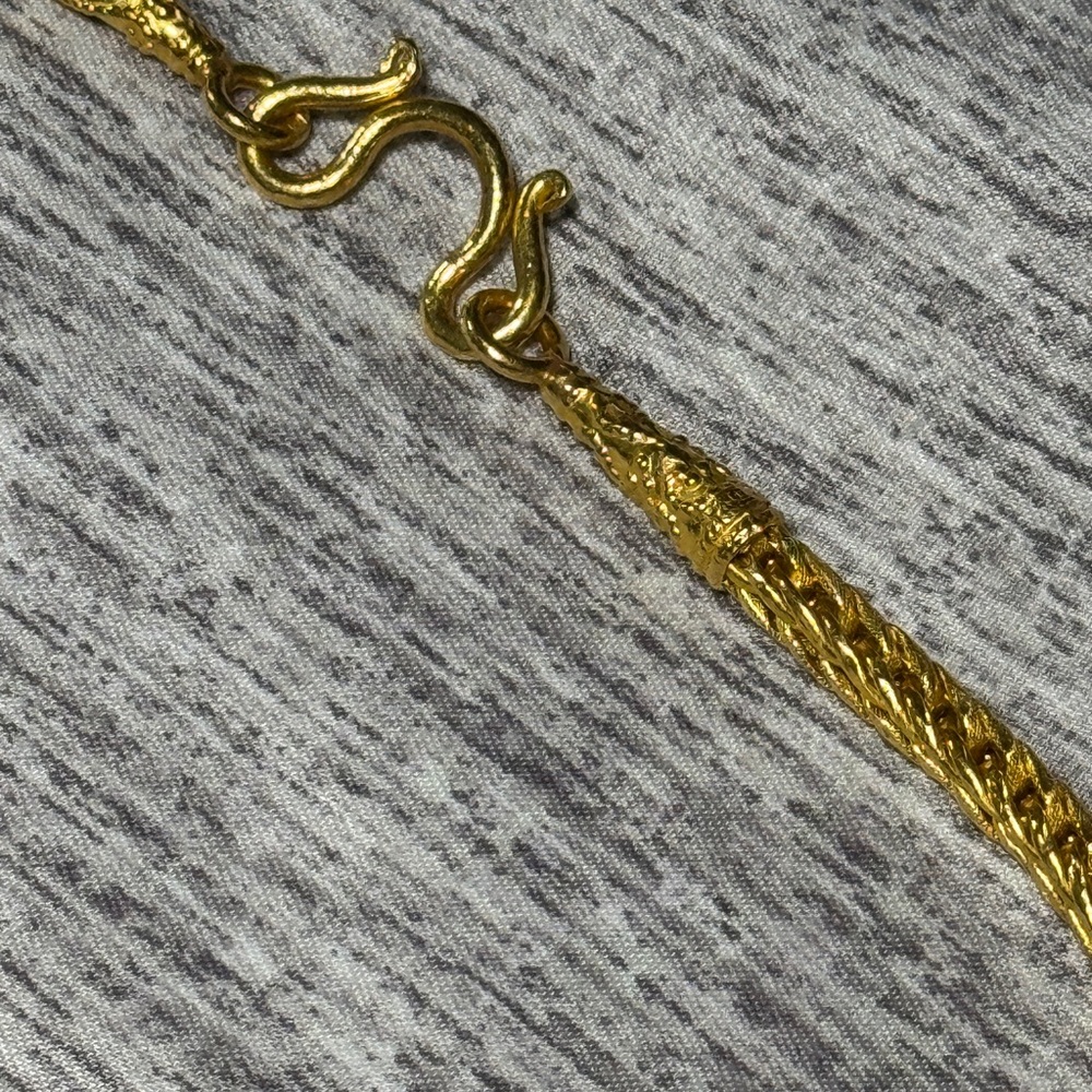 24K Elegant Gold Necklace 22’ - Picture 2 of 5